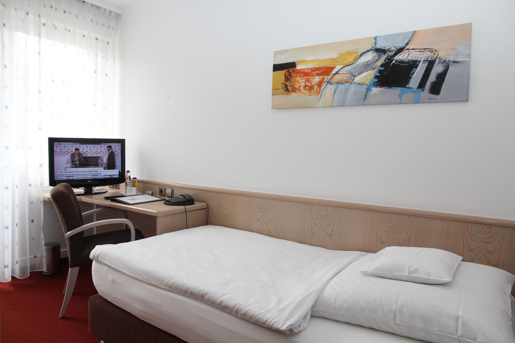 Hotel Vetter Nuertingen Room photo